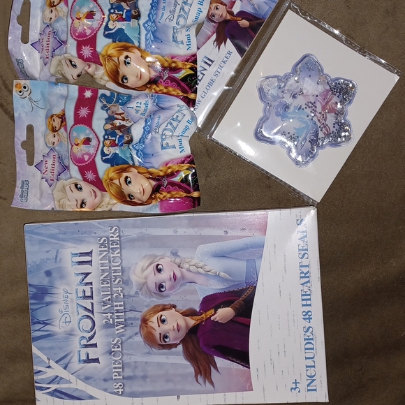 Frozen Assessory Bundle - Picture 1 of 3